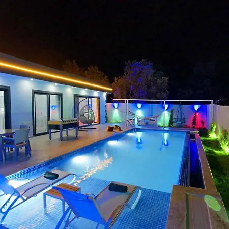 Uezuemlue 1 Bedroom Secluded With Private Pool Hot Tub Kalkan