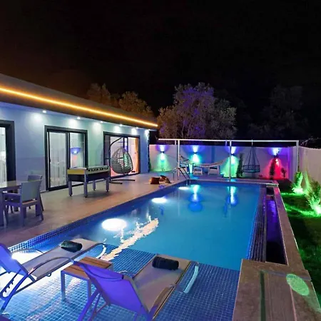 Uezuemlue 1 Bedroom Secluded With Private Pool Hot Tub Villa Kalkan