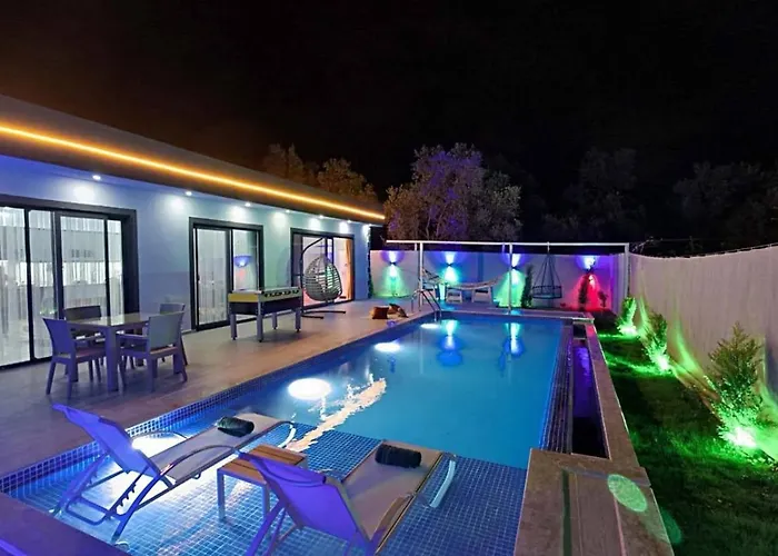 Uezuemlue 1 Bedroom Secluded With Private Pool Hot Tub Villa Kalkan