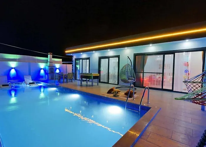 Uezuemlue 1 Bedroom Secluded With Private Pool Hot Tub Villa *