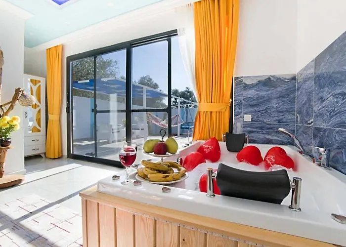 Uezuemlue 1 Bedroom Secluded With Private Pool Hot Tub Villa