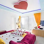 Uezuemlue 1 Bedroom Secluded With Private Pool Hot Tub Vila