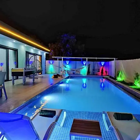 Uezuemlue 1 Bedroom Secluded With Private Pool Hot Tub Villa Kalkan