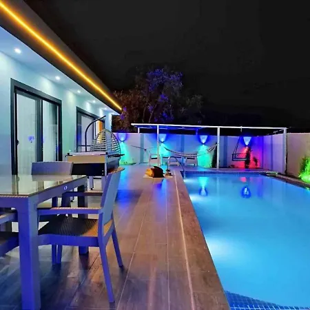 Uezuemlue 1 Bedroom Secluded With Private Pool Hot Tub * カルカン